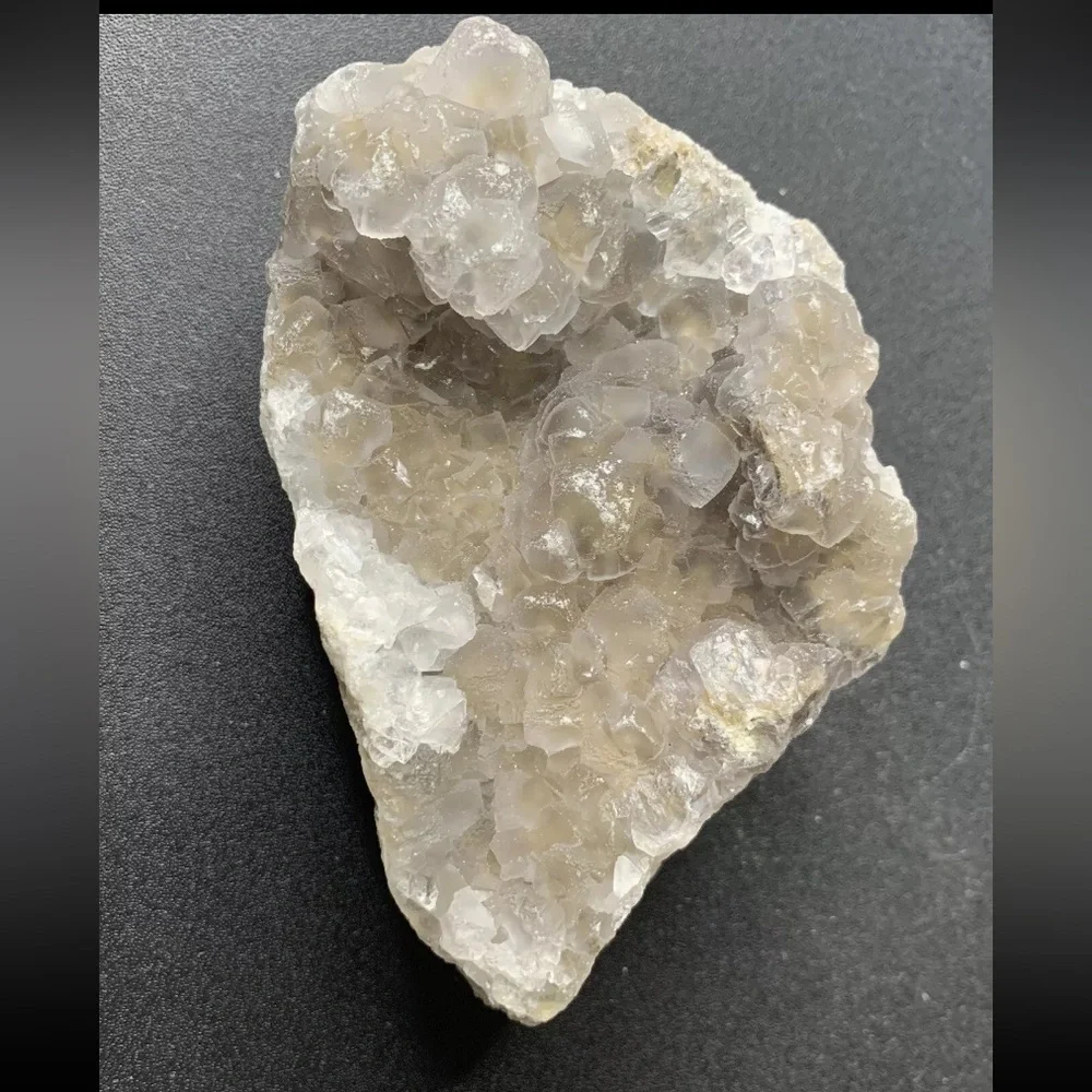 BOGO1/2 518g Calcite Crystal Cluster
Natural Specimen Stone
Healing Energy - Picture 5 of 17